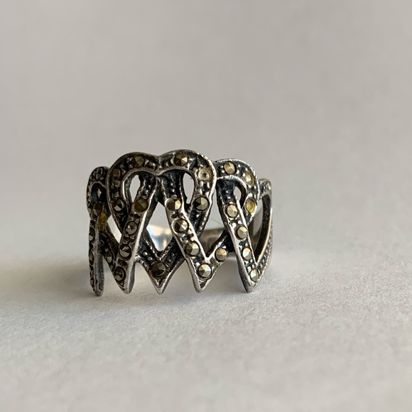 New vintage 4 hearts marcasite silver cocktail ring - Picture 2 of 13
